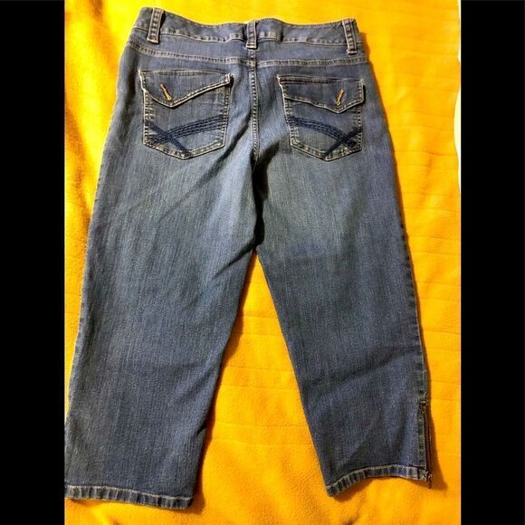 Nice capris jeans by Sonoma size 8 - Picture 3 of 3